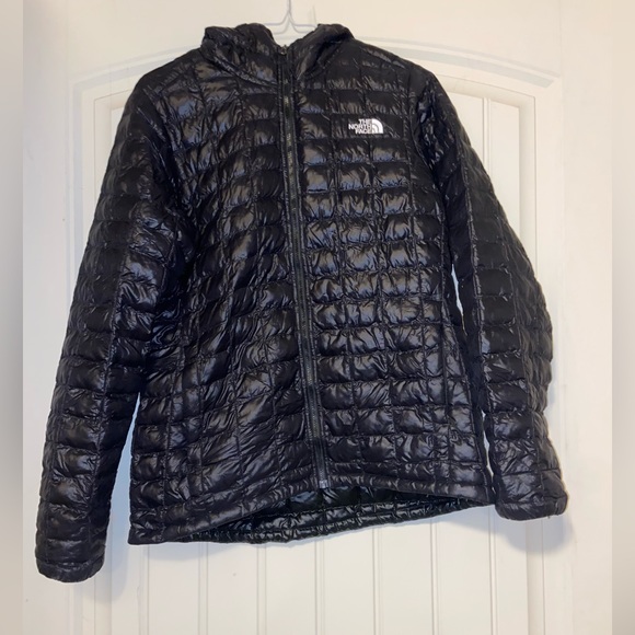 women’s black north face thermoball eco hoodie jacket - Picture 2 of 3